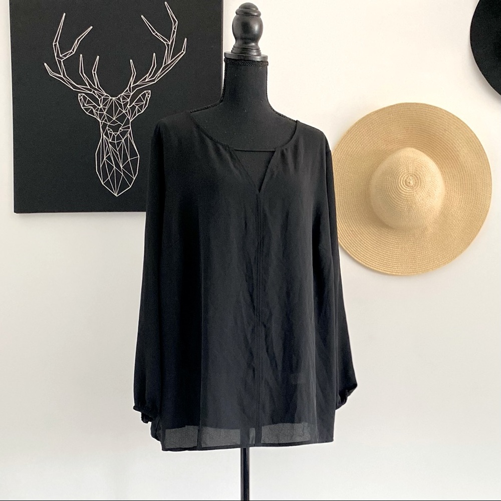 NWOT Keyhole Neck Blouse